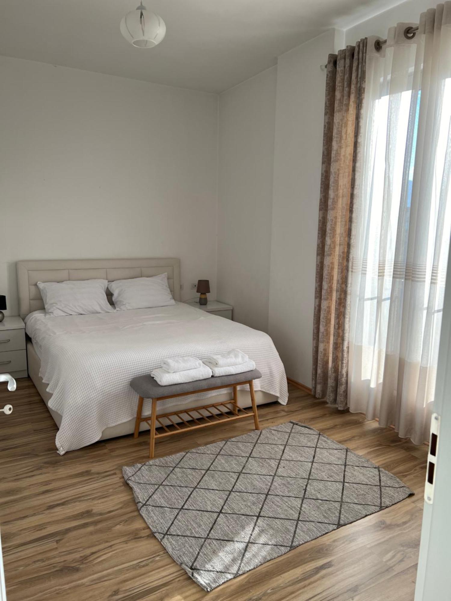 Alpha Modern Spacious Apartment